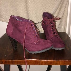 Maroon booties